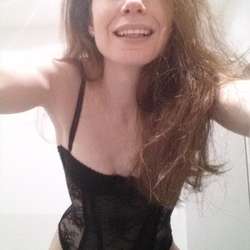 Annelies's Chat & Dating Profile