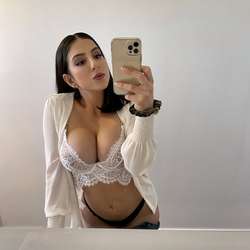 Ashley's Chat & Dating Profile