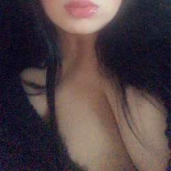 Bbykitsi's Chat & Dating Profile