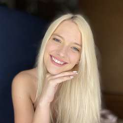 Cleo107789's Chat & Dating Profile