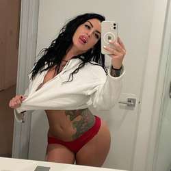 brenda's Chat & Dating Profile